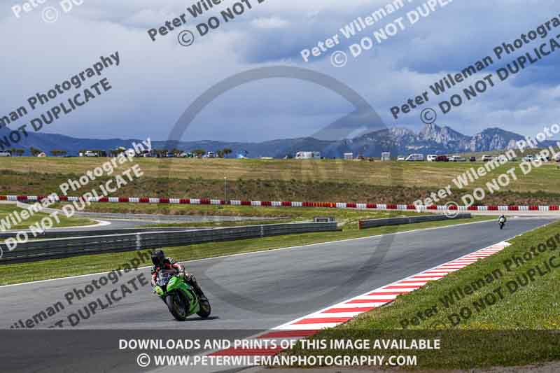 cadwell no limits trackday;cadwell park;cadwell park photographs;cadwell trackday photographs;enduro digital images;event digital images;eventdigitalimages;navarra;no limits trackdays;peter wileman photography;racing digital images;trackday digital images;trackday photos